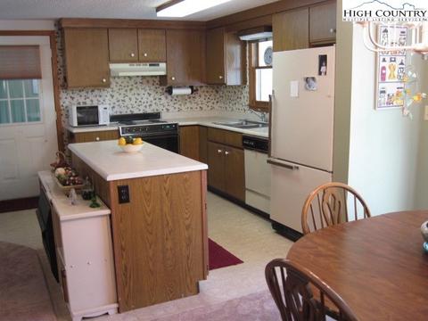 182 Pine Ridge Loop, Newland, NC 28657 photo 17