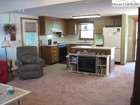 182 Pine Ridge Loop, Newland, NC 28657 photo 12