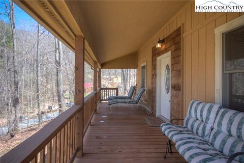 140 Hawk Ter, Vilas, NC 28692 photo 4