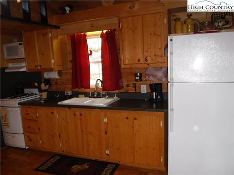 497 Buttons Ln, Sparta, NC 28675 photo 9