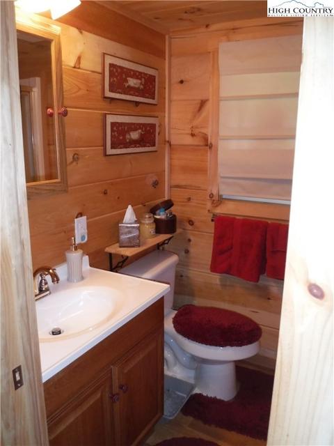 497 Buttons Ln, Sparta, NC 28675 photo 6