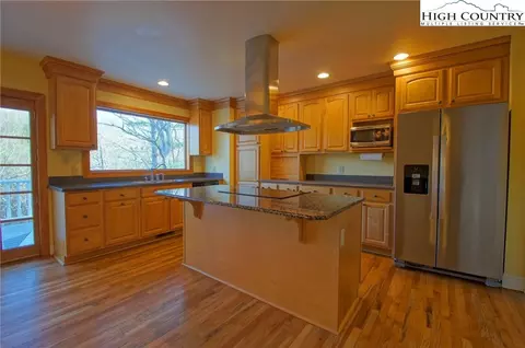 173 Marsh Lndg, Boone, NC 28607 photo 6