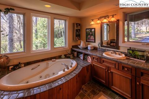 2810 Hickory, Boone, NC 28607 photo 27