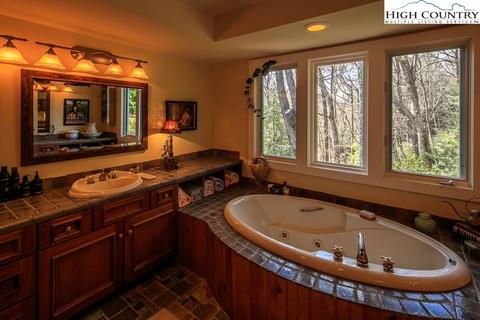 2810 Hickory, Boone, NC 28607 photo 28