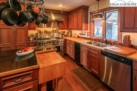 2810 Hickory, Boone, NC 28607 photo 12