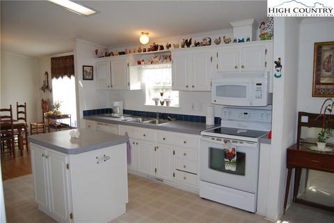 36 Dockery Ln, Sparta, NC 28675 photo 12