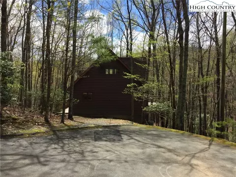 216 Birch Ln, Deep Gap, NC 28618 photo 2
