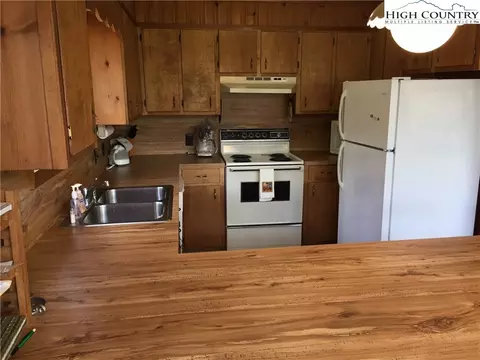 216 Birch Ln, Deep Gap, NC 28618 photo 15