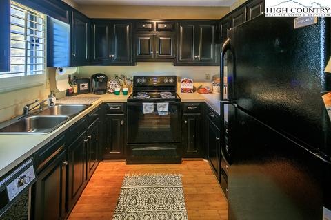 213 Juniper Dr, Boone, NC 28607 photo 10