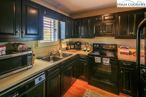 213 Juniper Dr, Boone, NC 28607 photo 9