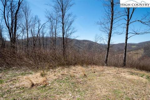 262 Hart Rd, Lansing, NC 28643 photo 2