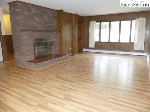 567 Deck Hl, Boone, NC 28607 photo 2