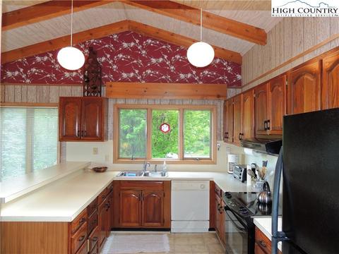 120 Moonlight Trl, Seven Devils, NC 28604 photo 16