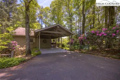 404 Meadow View Rd, Roaring Gap, NC 28668 photo 3
