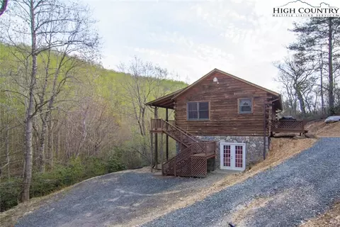 817 Timber Lakes Dr, Todd, NC 28684 photo 1