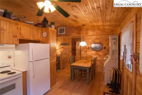 817 Timber Lakes Dr, Todd, NC 28684 photo 15