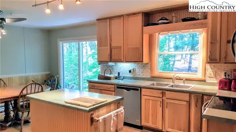 101 Rocky Point Acres Rd, Deep Gap, NC 28618 photo 11