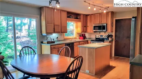 101 Rocky Point Acres Rd, Deep Gap, NC 28618 photo 12