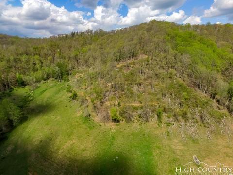 1916 Big Windfall Rd, Lansing, NC 28643 photo 9