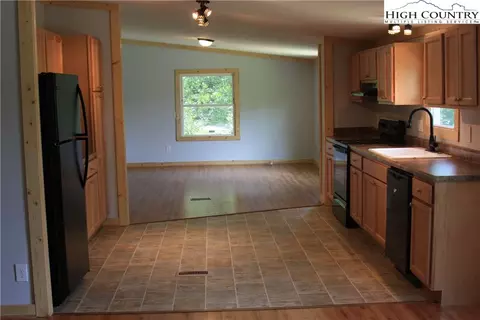 1721 Vanderpool Rd, Vilas, NC 28692 photo 3