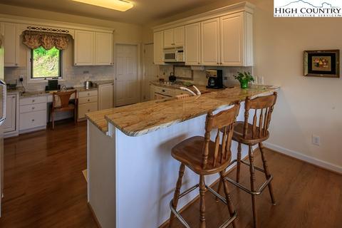 1292 Hickory, Boone, NC 28607 photo 5