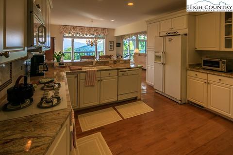 1292 Hickory, Boone, NC 28607 photo 4
