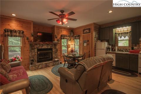 212 Hickory Hollow Rd, Purlear, NC 28665 photo 10