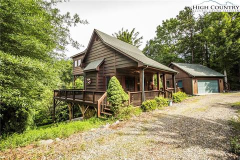 212 Hickory Hollow Rd, Purlear, NC 28665 photo 4