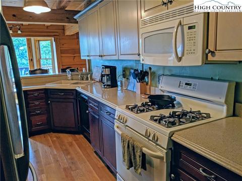 375 Deer Run Rd, Deep Gap, NC 28618 photo 6