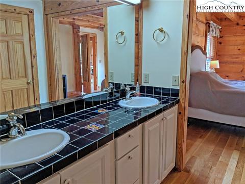 375 Deer Run Rd, Deep Gap, NC 28618 photo 16