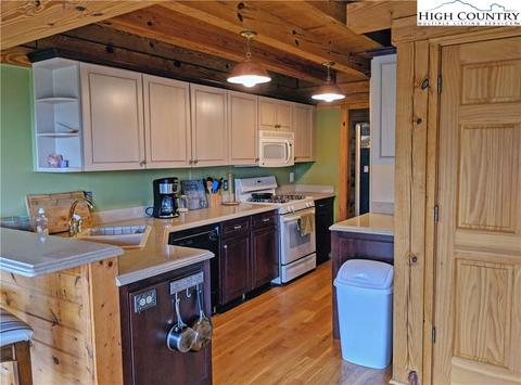 375 Deer Run Rd, Deep Gap, NC 28618 photo 12