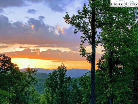 375 Deer Run Rd, Deep Gap, NC 28618 photo 2