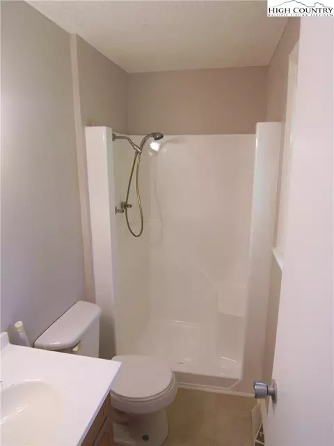 801 SE 15th Ave Cir, Hickory, NC 28602 photo 10
