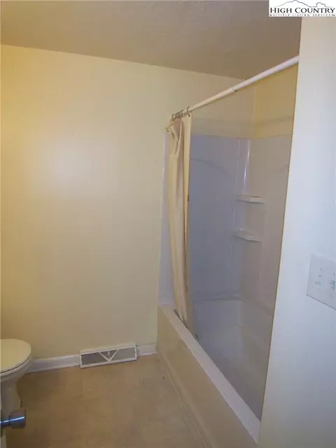 801 SE 15th Ave Cir, Hickory, NC 28602 photo 7