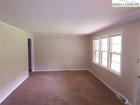 801 SE 15th Ave Cir, Hickory, NC 28602 photo 3