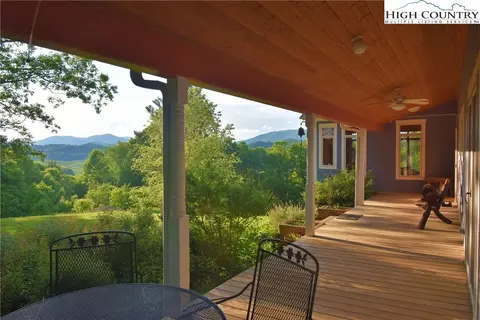 729 Graystone Rd, Independence, VA 24348 photo 4