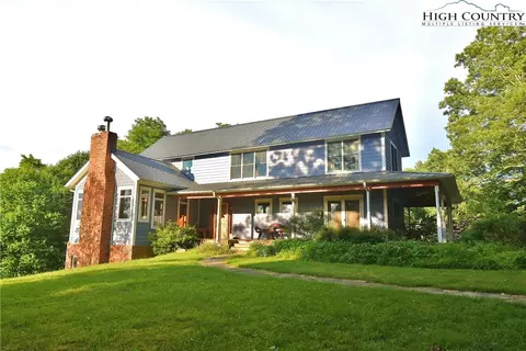 729 Graystone Rd, Independence, VA 24348 photo 2