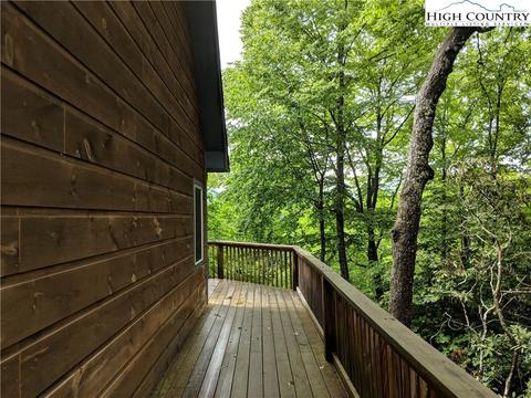 382 Red Maple Ln, Boone, NC 28607 photo 4