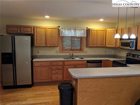 382 Red Maple Ln, Boone, NC 28607 photo 6
