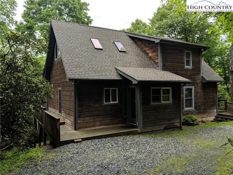 382 Red Maple Ln, Boone, NC 28607 photo 2