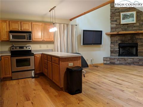 382 Red Maple Ln, Boone, NC 28607 photo 8