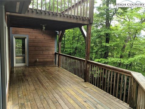 382 Red Maple Ln, Boone, NC 28607 photo 3