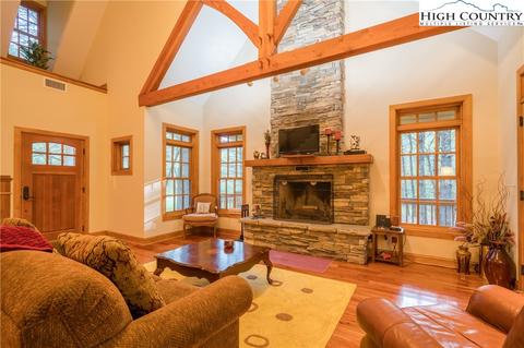 369 Rivers Edge Dr, Boone, NC 28607 photo 4