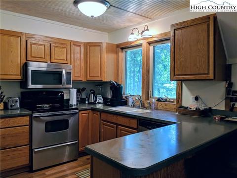 137 Sweetleaf Ln, Deep Gap, NC 28618 photo 10