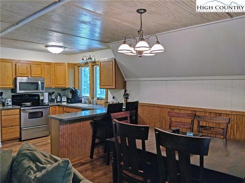 137 Sweetleaf Ln, Deep Gap, NC 28618 photo 11