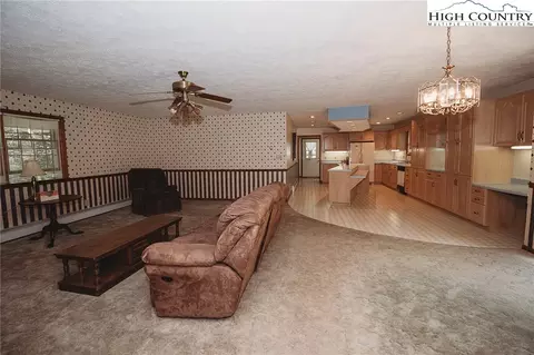 252 Pineview Dr, Boone, NC 28607 photo 8