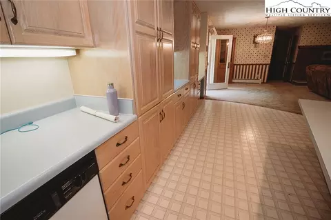 252 Pineview Dr, Boone, NC 28607 photo 32