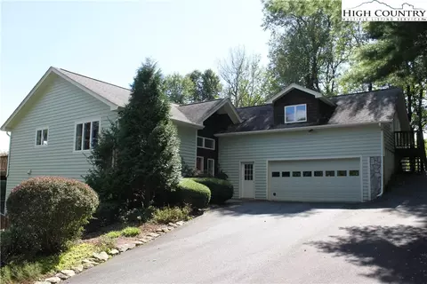 239 Willow Trl, Boone, NC 28607 photo 2