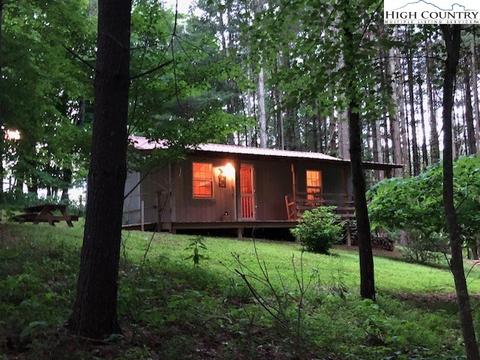 200 Rivercrest Dr, Crumpler, NC 28617 photo 4