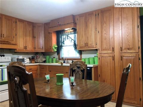 451 Patton Ridge Rd, Deep Gap, NC 28618 photo 9